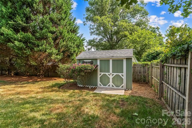 1026 14th Avenue Drive NW, Hickory, NC 28601