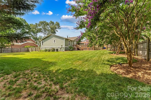 1026 14th Avenue Drive NW, Hickory, NC 28601