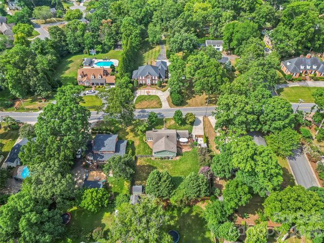 1026 14th Avenue Drive NW, Hickory, NC 28601
