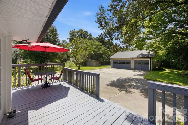 13128 Blacksmith Court, Matthews, NC 28105