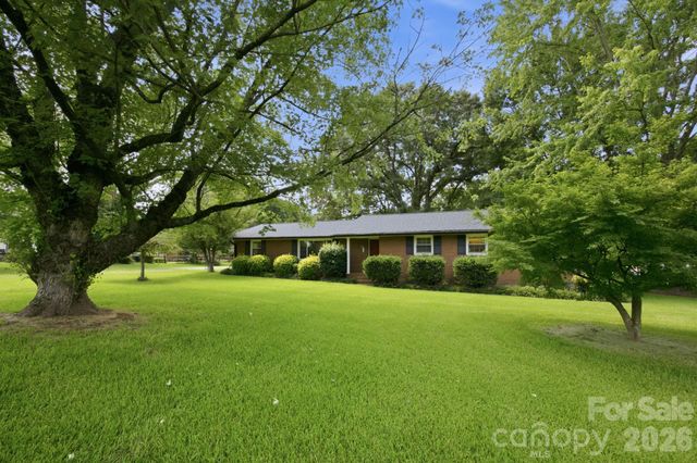 13128 Blacksmith Court, Matthews, NC 28105