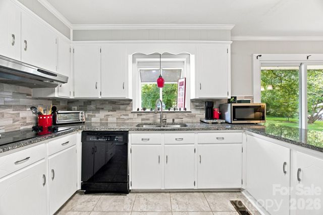 13128 Blacksmith Court, Matthews, NC 28105