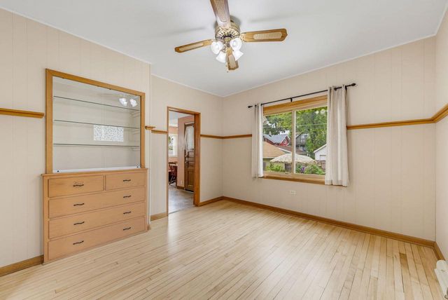 1542 S 79th STREET, West Allis, WI 53214