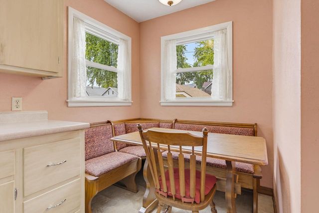 1542 S 79th STREET, West Allis, WI 53214
