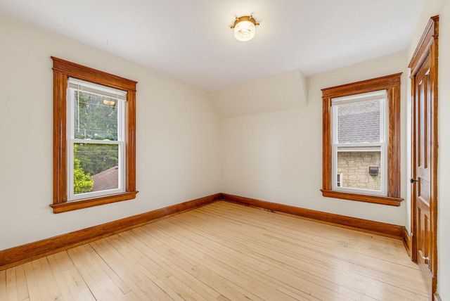 1542 S 79th STREET, West Allis, WI 53214