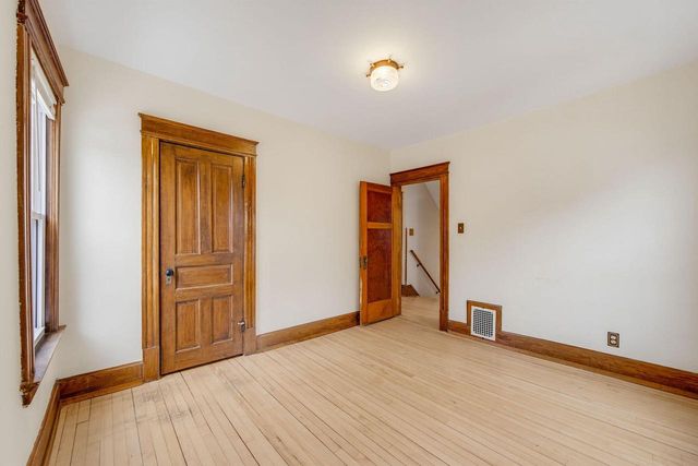 1542 S 79th STREET, West Allis, WI 53214