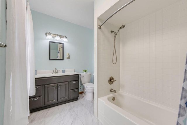 1542 S 79th STREET, West Allis, WI 53214