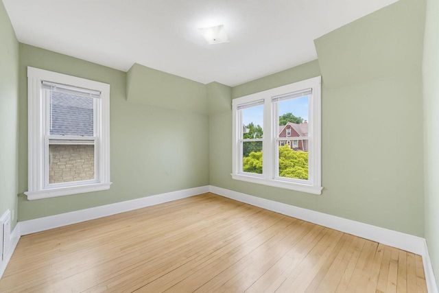 1542 S 79th STREET, West Allis, WI 53214