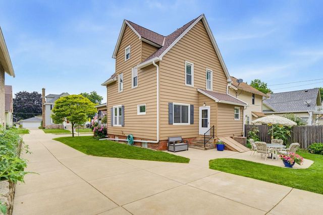 1542 S 79th STREET, West Allis, WI 53214