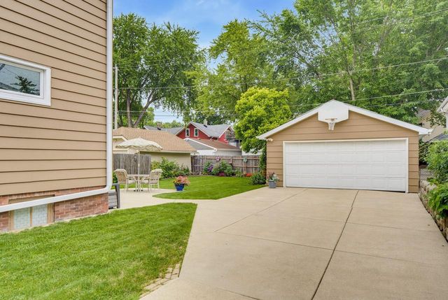 1542 S 79th STREET, West Allis, WI 53214