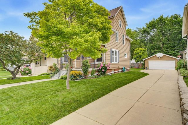 1542 S 79th STREET, West Allis, WI 53214