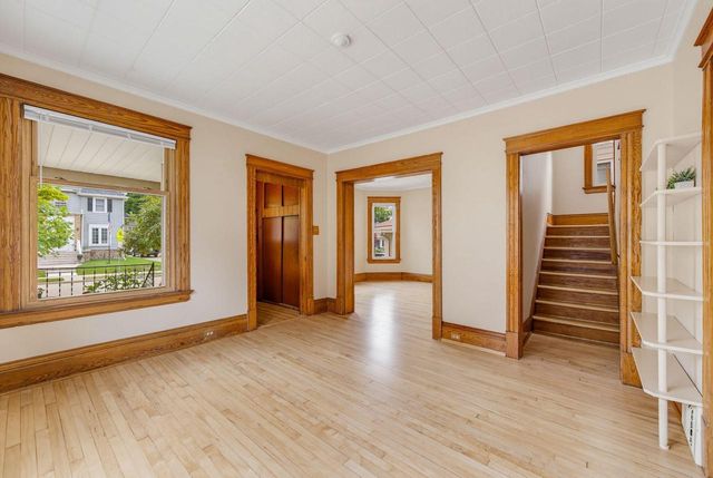 1542 S 79th STREET, West Allis, WI 53214