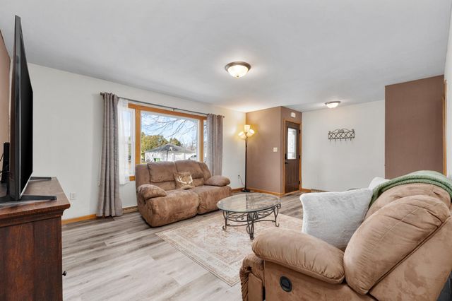 305 S Clark Street, Thorp, WI 54771