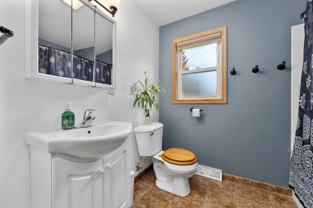 305 S Clark Street, Thorp, WI 54771