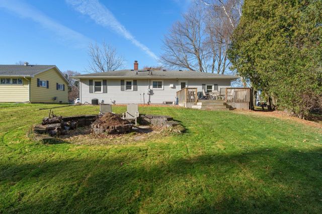 305 S Clark Street, Thorp, WI 54771