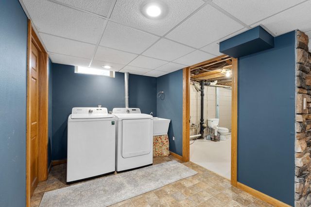 305 S Clark Street, Thorp, WI 54771