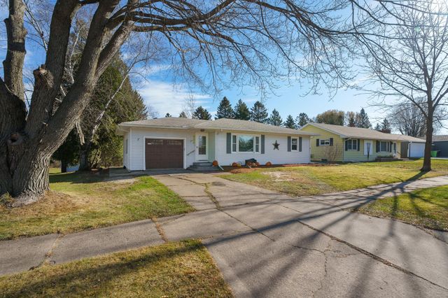 305 S Clark Street, Thorp, WI 54771