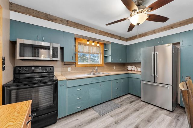 305 S Clark Street, Thorp, WI 54771