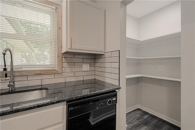 8219 E 85th Terrace, Raytown, MO 64138