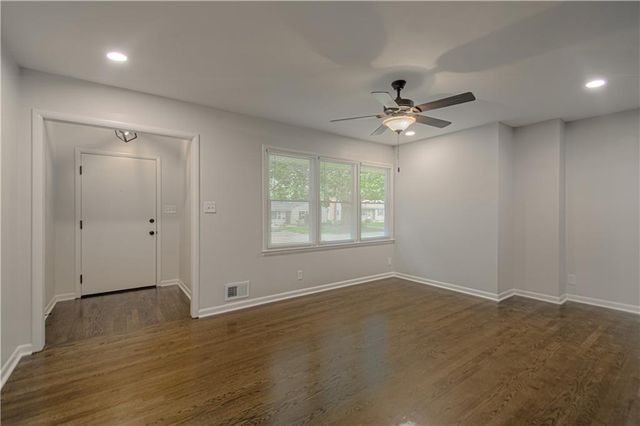 8219 E 85th Terrace, Raytown, MO 64138