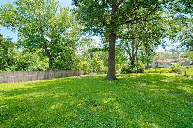 8219 E 85th Terrace, Raytown, MO 64138