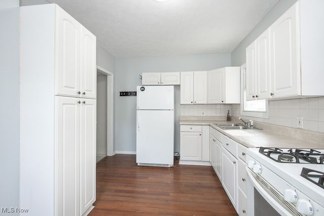 11915 Franklin Boulevard, Lakewood, OH 44107