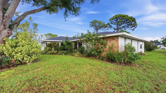 1329 NANTUCKET ROAD, Venice, FL 34293