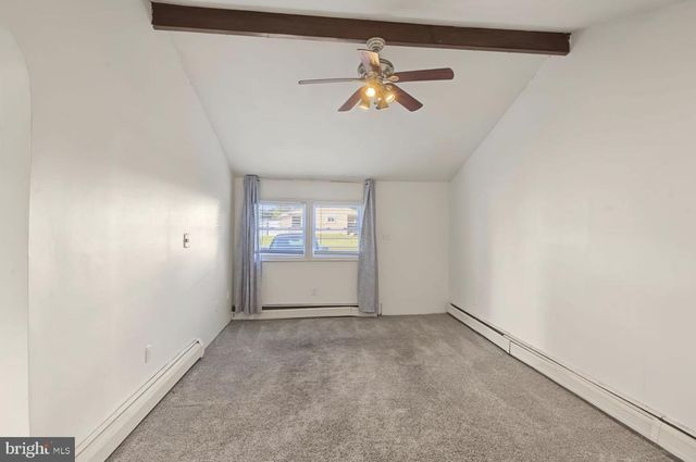 24 DEWBERRY LN, Levittown, PA 19055