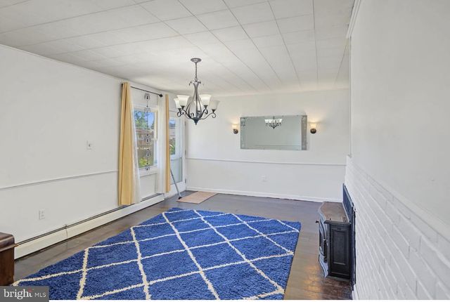 24 DEWBERRY LN, Levittown, PA 19055