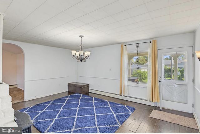 24 DEWBERRY LN, Levittown, PA 19055