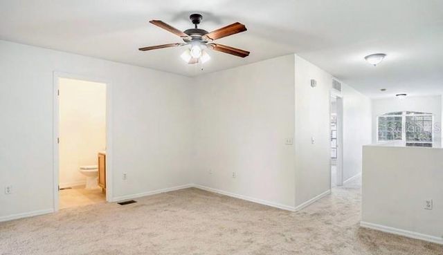 9836 ASHBURN LAKE DRIVE, Tampa, FL 33610