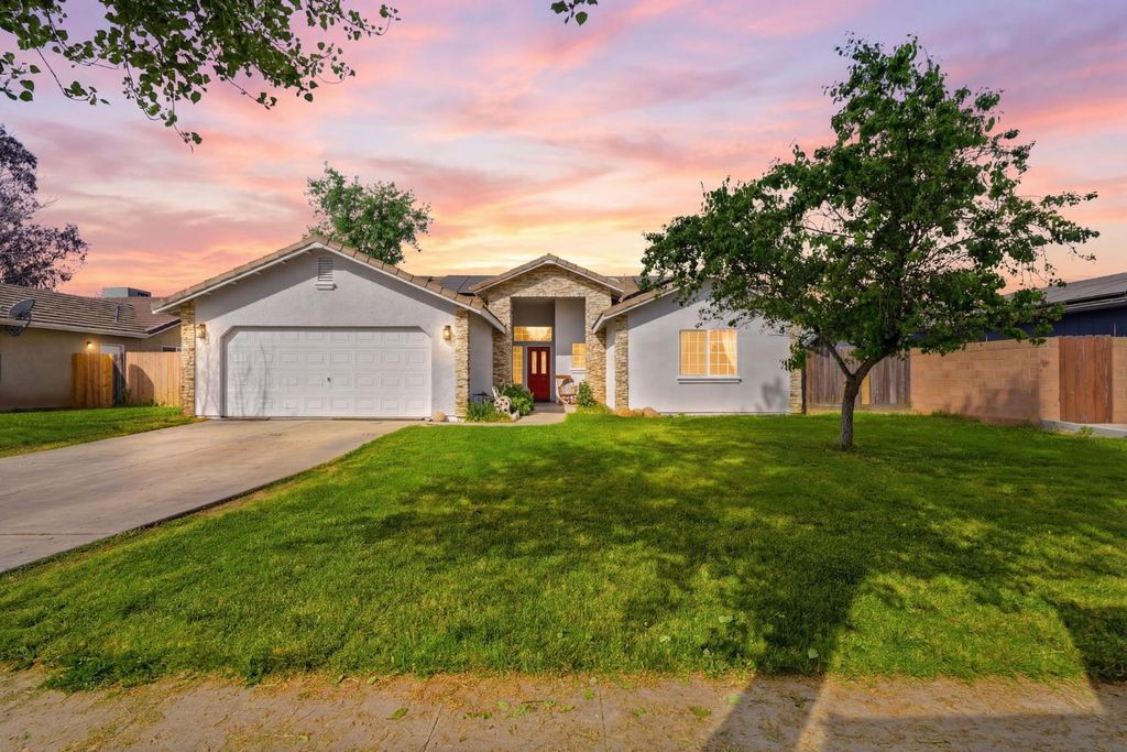 Image 1 of property listing at 21389 S Haslem, Riverdale, CA 93656