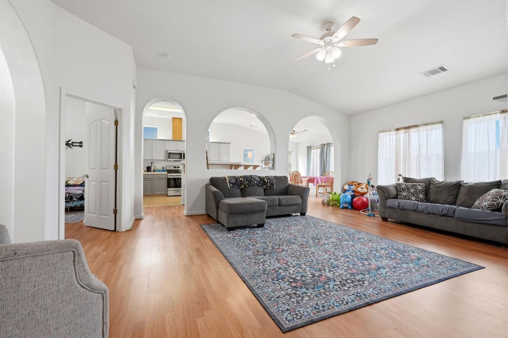 Image 12 of property listing at 21389 S Haslem, Riverdale, CA 93656