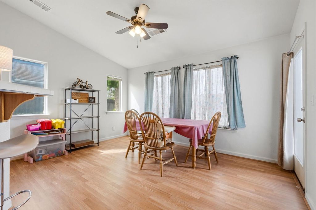 Image 17 of property listing at 21389 S Haslem, Riverdale, CA 93656