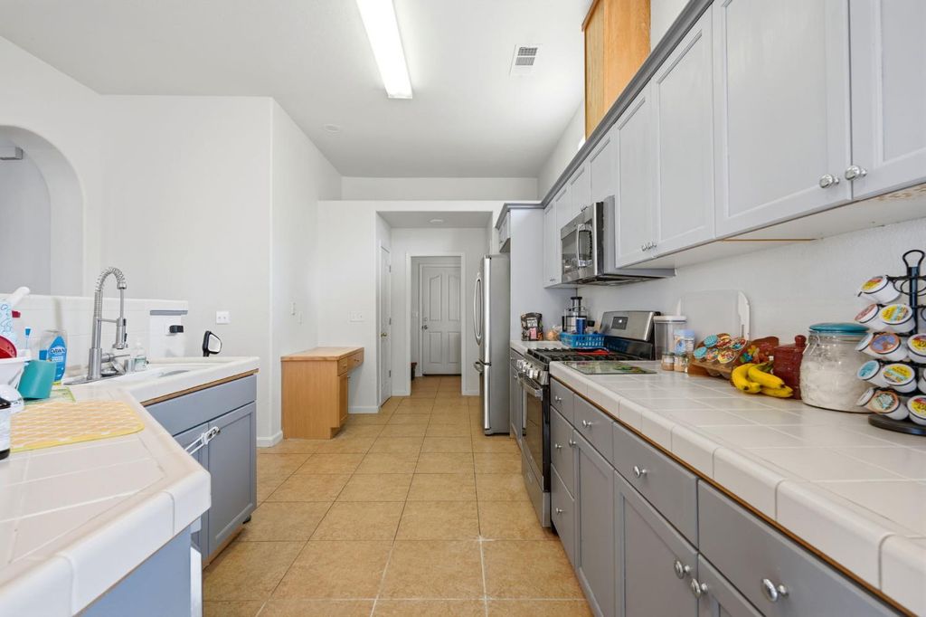 Image 22 of property listing at 21389 S Haslem, Riverdale, CA 93656