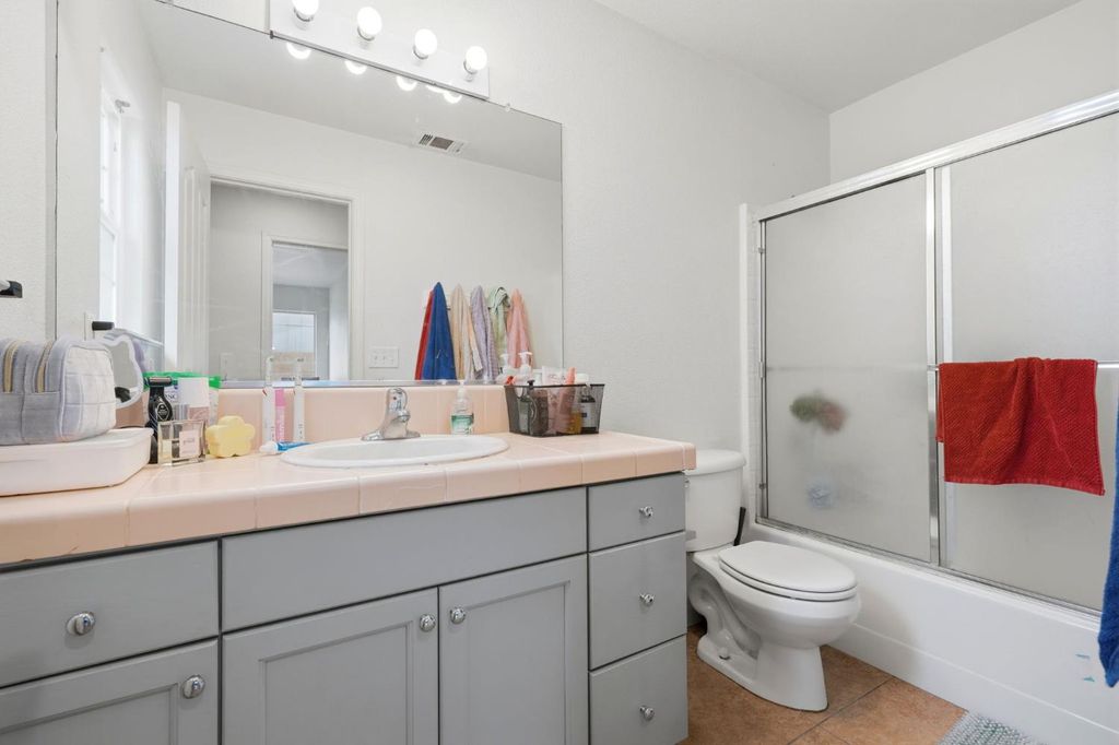 Image 31 of property listing at 21389 S Haslem, Riverdale, CA 93656