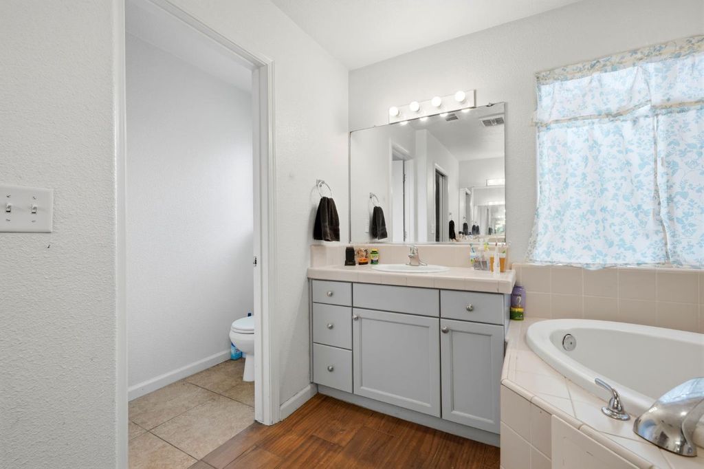 Image 36 of property listing at 21389 S Haslem, Riverdale, CA 93656