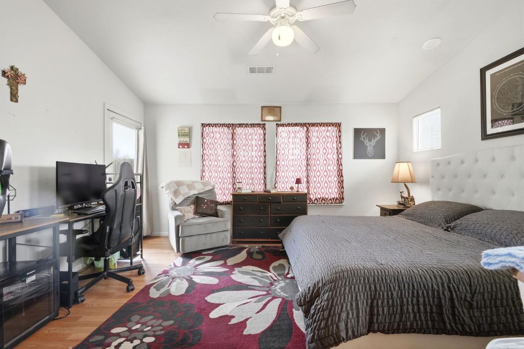 Image 37 of property listing at 21389 S Haslem, Riverdale, CA 93656