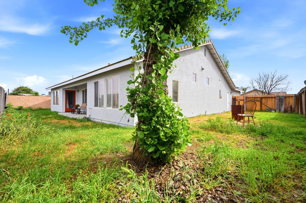 Image 43 of property listing at 21389 S Haslem, Riverdale, CA 93656