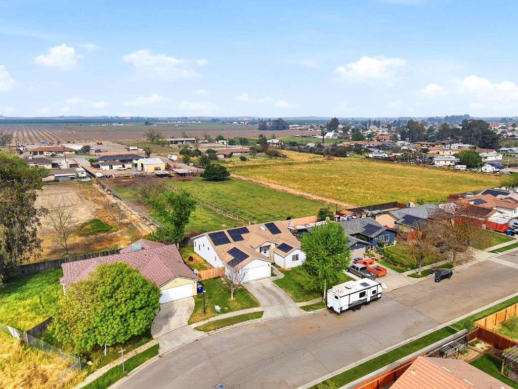 Image 6 of property listing at 21389 S Haslem, Riverdale, CA 93656