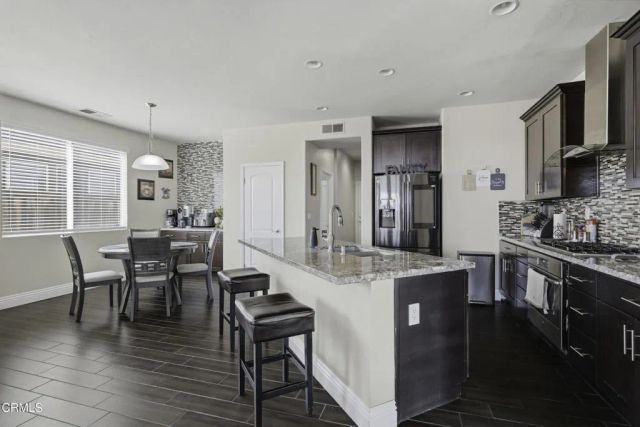 10109 Sharktooth Peak Drive, Bakersfield, CA 93311