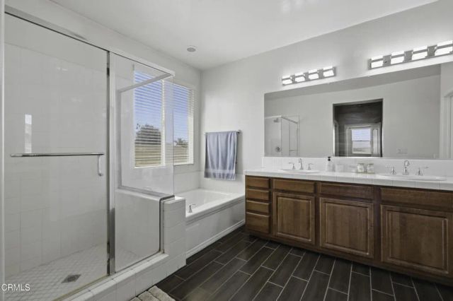 10109 Sharktooth Peak Drive, Bakersfield, CA 93311