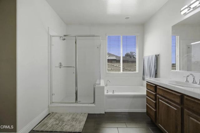 10109 Sharktooth Peak Drive, Bakersfield, CA 93311