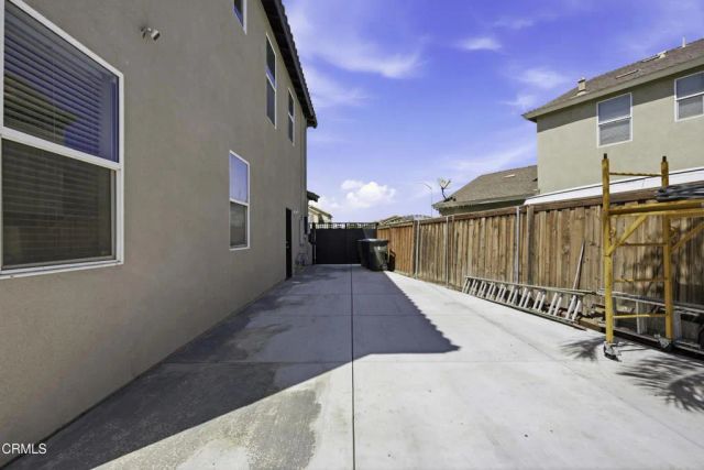 10109 Sharktooth Peak Drive, Bakersfield, CA 93311