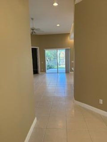 8019 Inagua Lane, Wellington, FL 33414