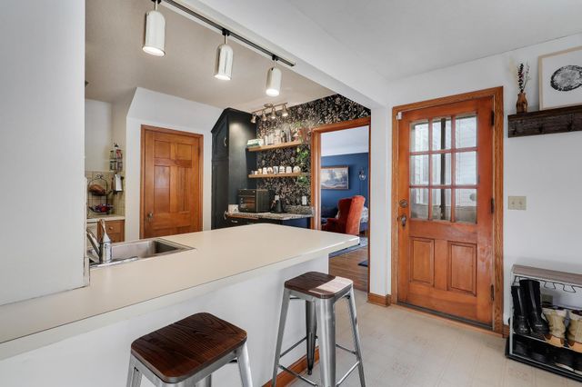 1979 Snelling Avenue N, Roseville, MN 55113