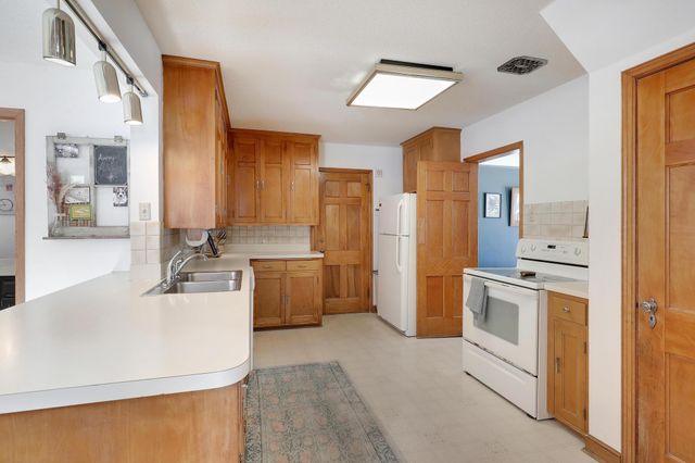 1979 Snelling Avenue N, Roseville, MN 55113