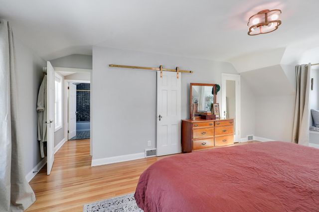 1979 Snelling Avenue N, Roseville, MN 55113