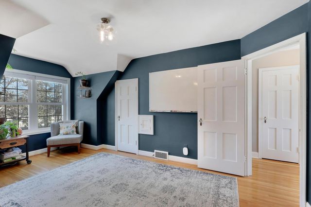 1979 Snelling Avenue N, Roseville, MN 55113