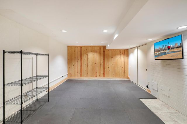 1979 Snelling Avenue N, Roseville, MN 55113